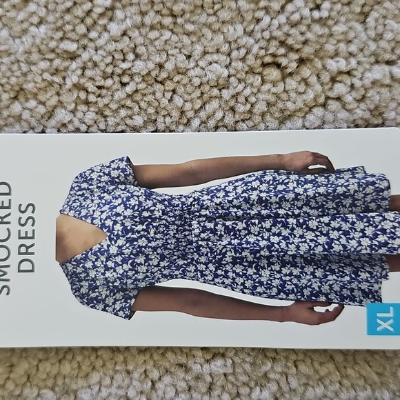 Floral Blue and White Womens Dress - Picture 2 of 9